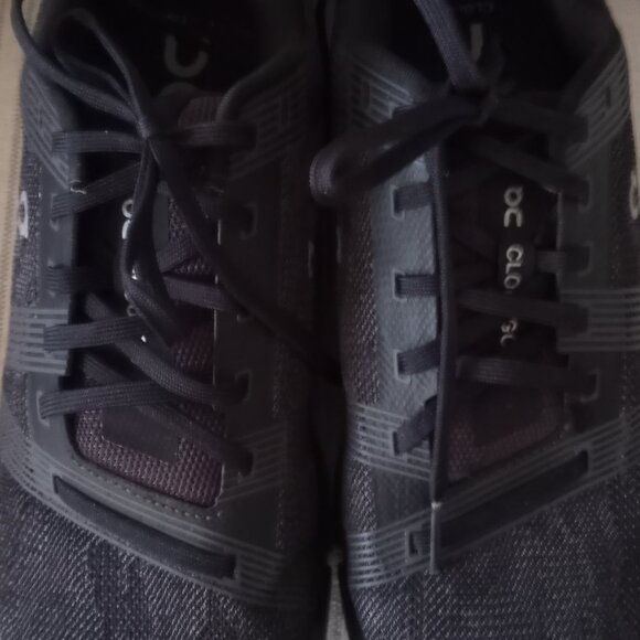 'On Cloud' Shoe Black/Eclipse size 9.5 EUC #5598626 - Picture 4 of 16